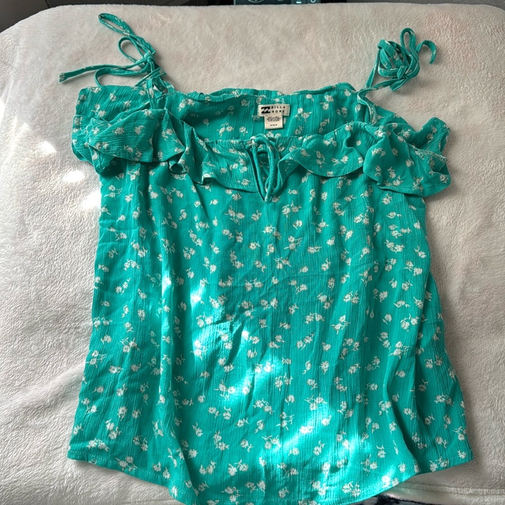 Billabong size medium tank with tie straps